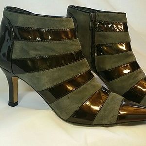 VGUC VanEli bootie 8N made in Italy, suede/patent